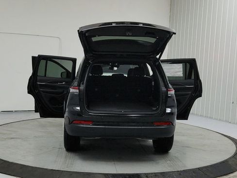 New 2025 Jeep Grand Cherokee Limited w/ Trailer Tow Package image 14