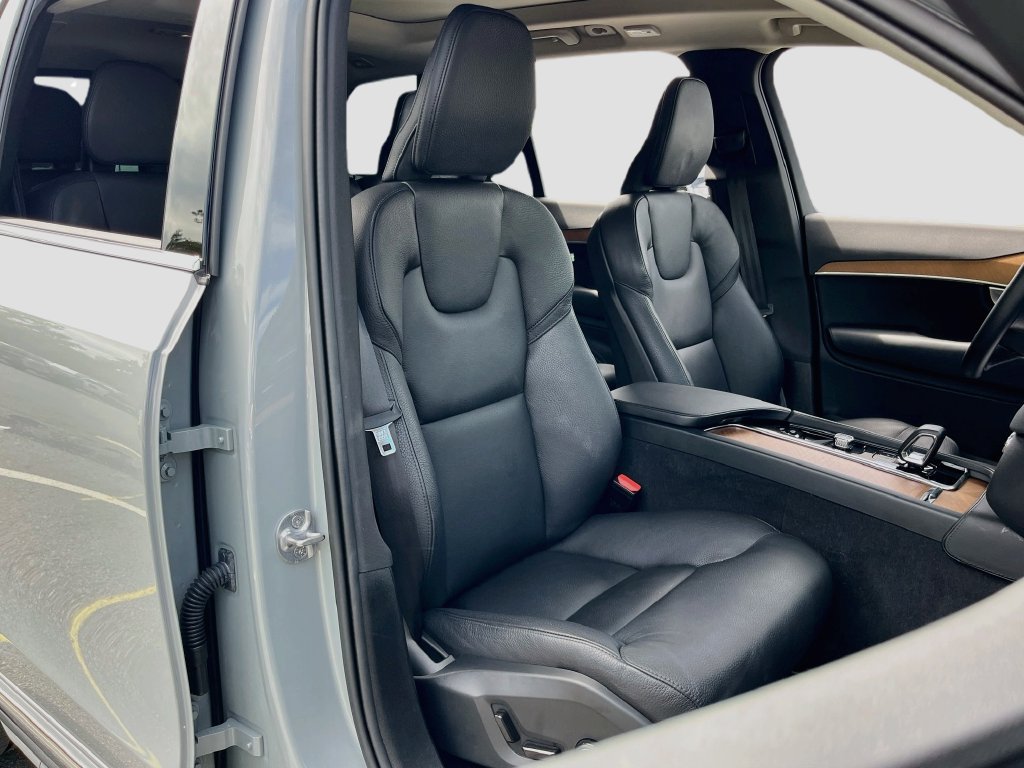 Used 2024 Volvo XC90 B6 Plus AWD/4WD image 29