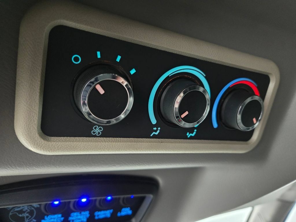 Used 2021 Chevrolet Express 2500 w/ Enhanced Convenience Package RWD image 28