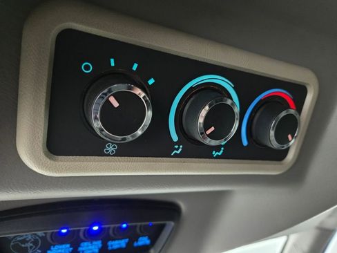 Used 2021 Chevrolet Express 2500 w/ Enhanced Convenience Package image 28