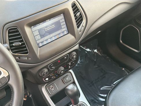 Used 2018 Jeep Compass Latitude w/ Popular Equipment Group FWD image 26