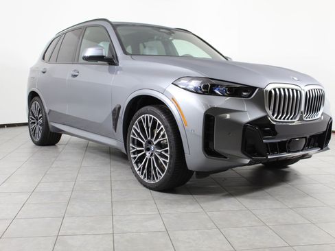 New 2026 BMW X5 xDrive40i w/ M Sport Package AWD/4WD image 7