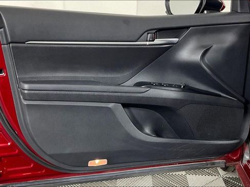 Used 2019 Toyota Camry LE image 24