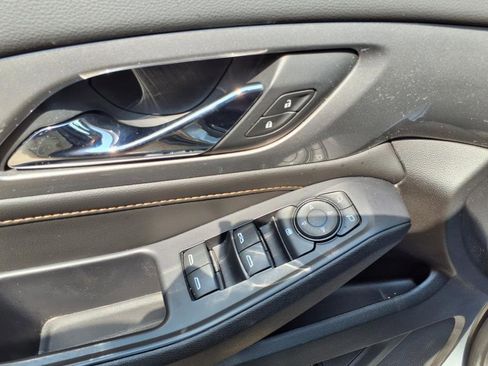 Used 2018 Chevrolet Traverse LT w/ LPO, Floor Liner Package image 12