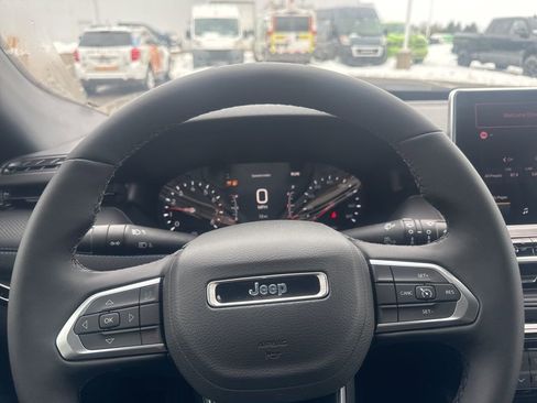 New 2026 Jeep Compass Latitude image 29