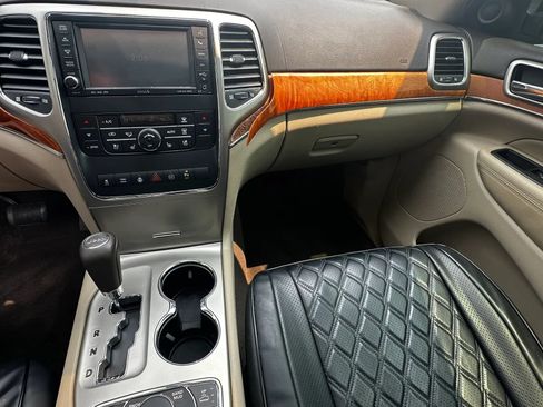 Used 2011 Jeep Grand Cherokee Overland AWD/4WD image 37