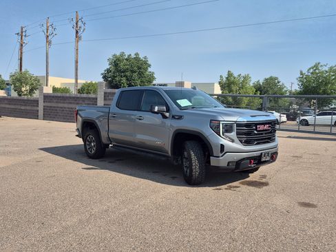 Used 2023 GMC Sierra 1500 AT4 w/ AT4 Premium Package AWD/4WD image 7