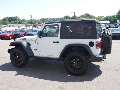 Used 2025 Jeep Wrangler Sport AWD/4WD image 8