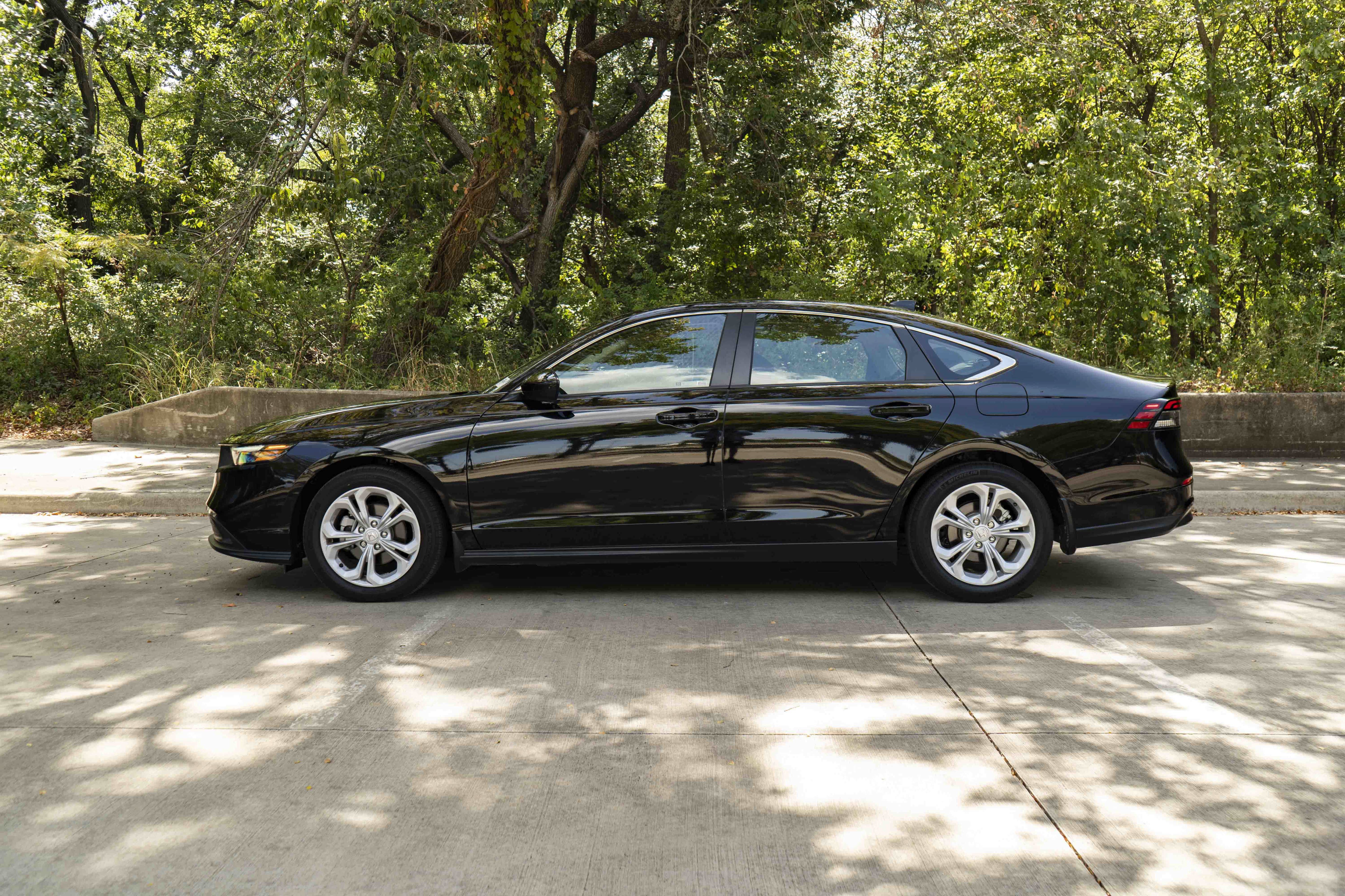 Certified 2025 Honda Accord LX image 6