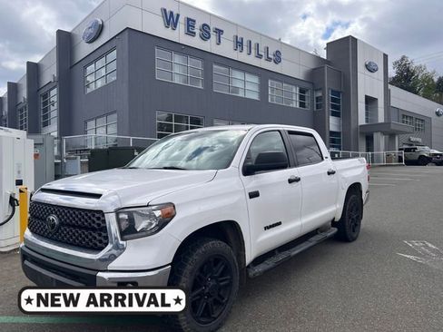 Used 2020 Toyota Tundra SR5 w/ SR5 Upgrade Package AWD/4WD image 1