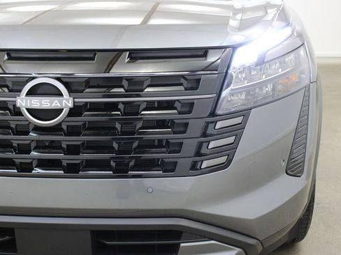 New 2026 Nissan Pathfinder SL FWD image 8