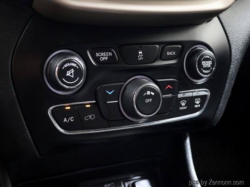 Used 2014 Jeep Cherokee Latitude AWD/4WD image 21