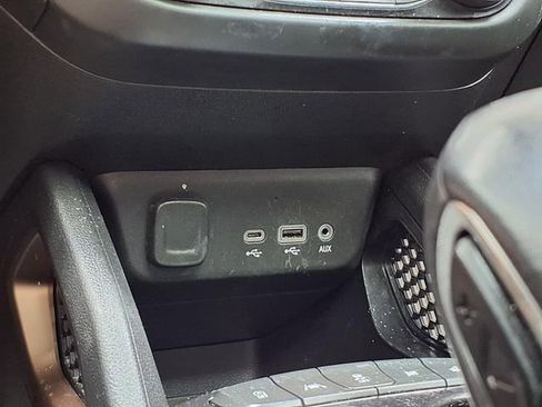 Used 2021 Chevrolet TrailBlazer ACTIV w/ Sun and Liftgate Package image 13