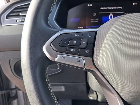 Certified 2023 Volkswagen Tiguan SE FWD image 18