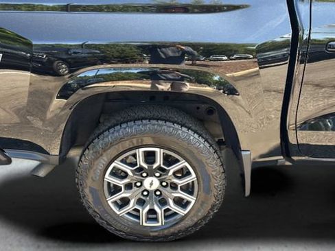 Used 2026 Chevrolet Colorado Z71 w/ Technology Package AWD/4WD image 35
