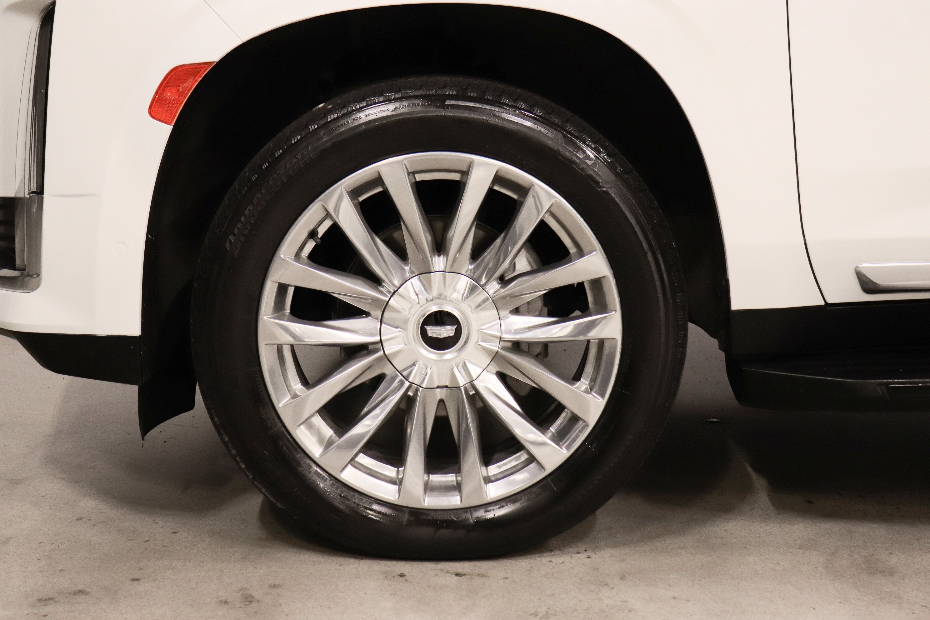 Used 2023 Cadillac Escalade Premium Luxury w/ LPO, Floor Liner Package AWD/4WD image 9