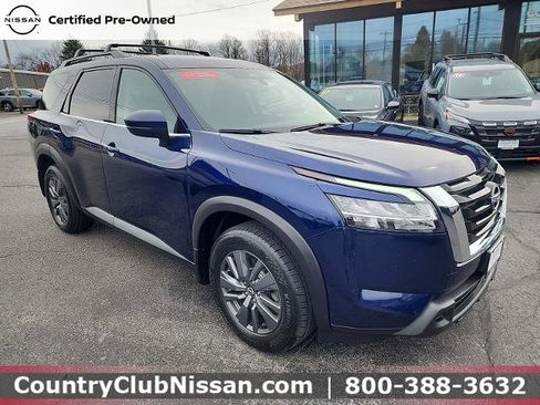 Certified 2022 Nissan Pathfinder SV image 2
