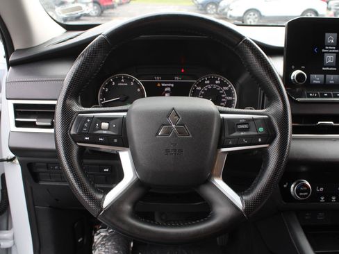 Used 2024 Mitsubishi Outlander SE Black Edition AWD/4WD image 10