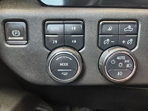 Certified 2024 Chevrolet Silverado 2500 LTZ AWD/4WD image 18