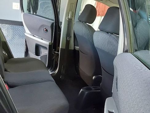 Used 2009 Toyota Yaris 4-Door Hatchback FWD image 18