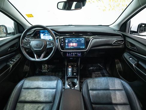 Used 2022 Chevrolet Bolt EUV LT w/ Convenience Package image 14