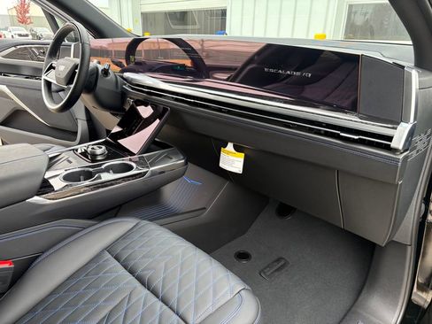 New 2026 Cadillac Escalade IQ Sport 1 w/ LPO, Floor Liner Package image 62
