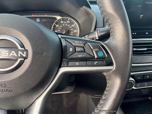 Used 2023 Nissan Altima 2.5 SV w/ SV Premium Package FWD image 14