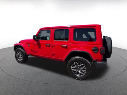 Used 2025 Jeep Wrangler Unlimited Sahara AWD/4WD image 10