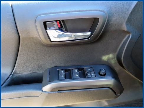 Used 2021 Toyota Tacoma TRD Sport image 13