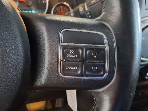 Used 2017 Jeep Wrangler Unlimited Sahara w/ Connectivity Group AWD/4WD image 23