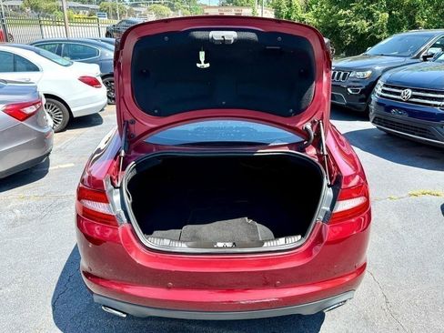 Used 2013 Jaguar XF image 12