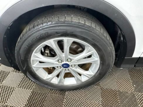 Used 2017 Ford Escape SE w/ SE Leather Comfort Package FWD image 26