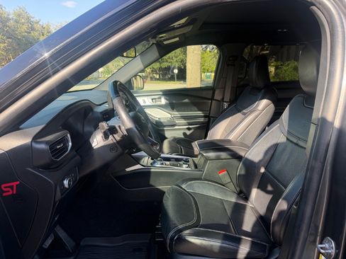 Used 2020 Ford Explorer ST w/ Premium Technology Package AWD/4WD image 14
