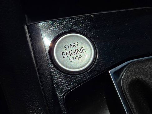 Certified 2025 Volkswagen Taos S FWD image 23