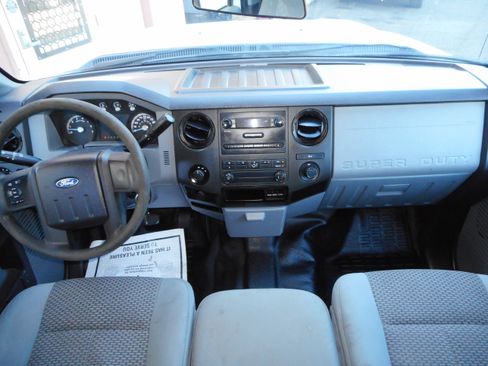 Used 2016 Ford F250 XL w/ Power Equipment Group AWD/4WD image 20