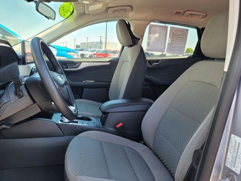 Used 2022 Ford Escape SE w/ Convenience Package FWD image 11