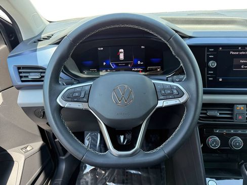 Used 2023 Volkswagen Taos SE FWD image 12