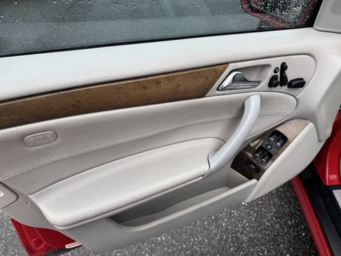 Used 2007 Mercedes-Benz C 230 Sedan image 10