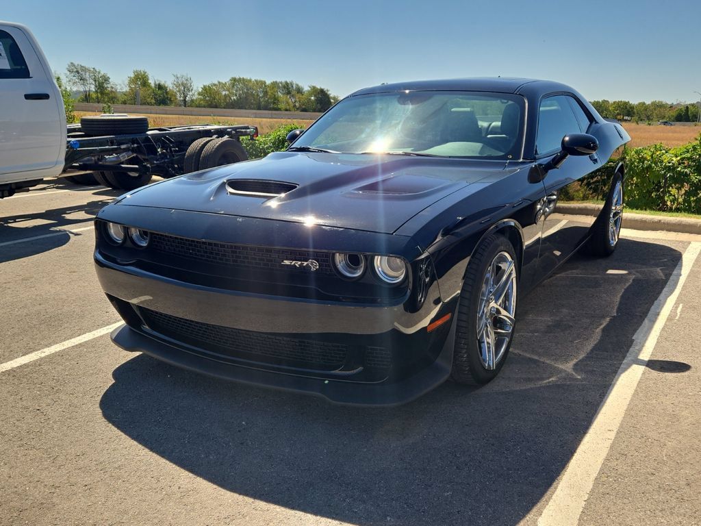Used 2018 Dodge Challenger SRT Hellcat RWD image 1
