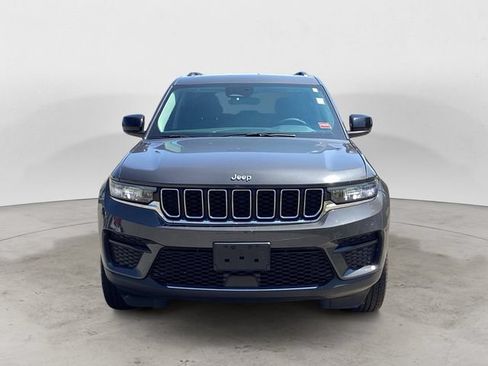Certified 2024 Jeep Grand Cherokee Laredo AWD/4WD image 8