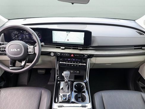 Certified 2024 Kia Carnival SX image 4