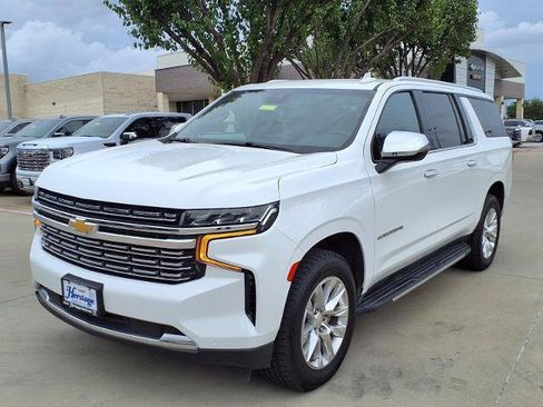 Used 2023 Chevrolet Suburban Premier AWD/4WD image 27