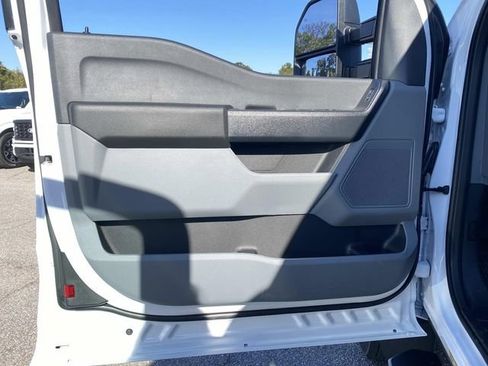 New 2026 Ford F550 4x4 SuperCab Super Duty image 13