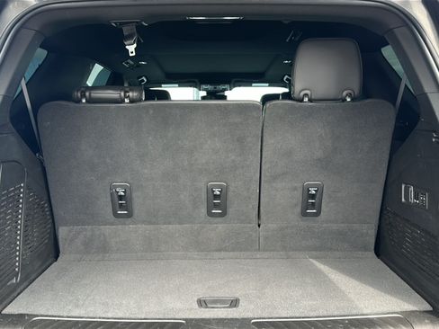 Used 2024 Chevrolet Tahoe LT w/ LT Signature Package RWD image 23