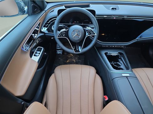 Used 2026 Mercedes-Benz E 450 4MATIC Sedan image 11
