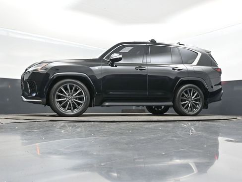 Used 2023 Lexus LX 600 F Sport image 39