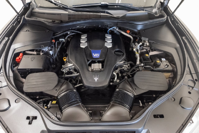 Used 2022 Maserati Levante Modena AWD/4WD image 3