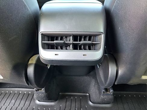 Used 2023 Tesla Model Y Long Range AWD/4WD image 15