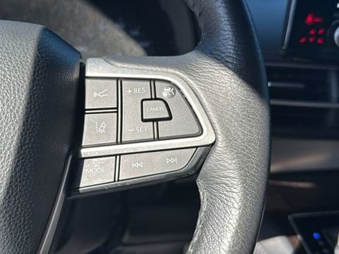 Used 2022 Toyota Sienna XLE image 21