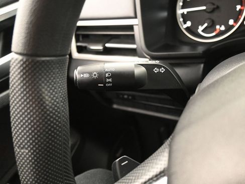 Used 2025 Mitsubishi Outlander ES image 19